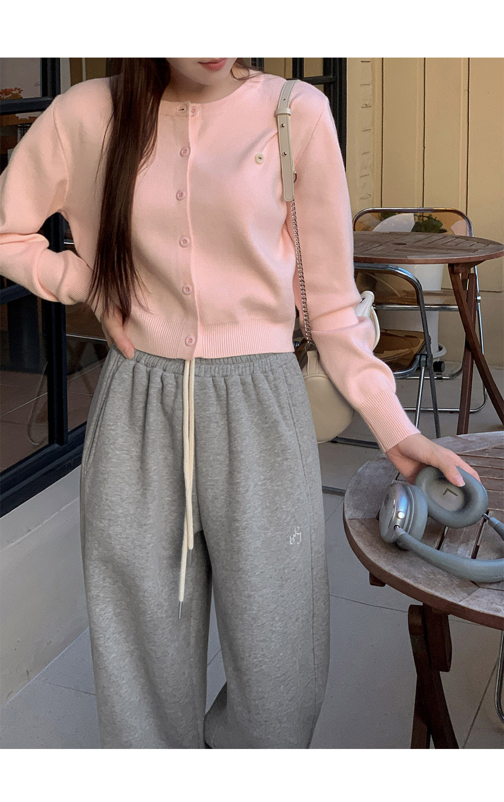 온리 프리미엄 소프트 심볼 니트 가디건